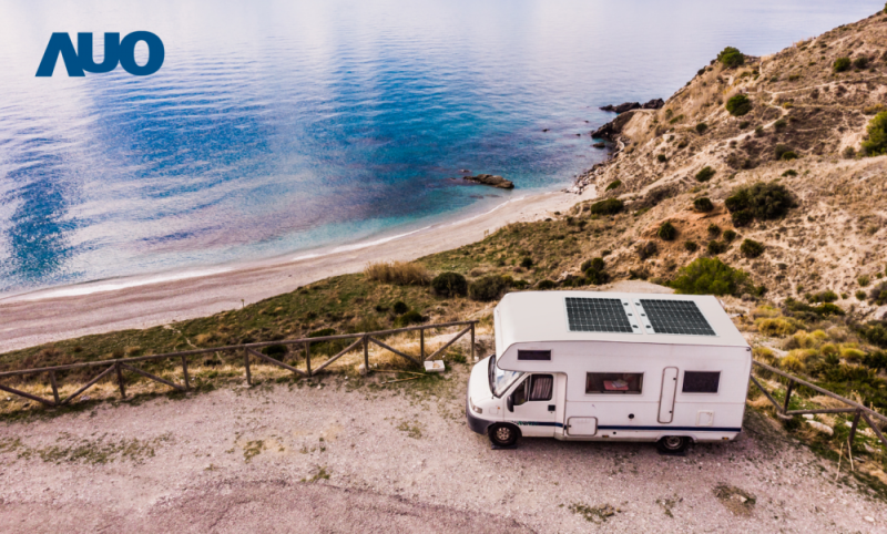 「可撓輕量化太陽光電板SunCurva」使用輕量特殊耐候型複合板取代傳統太陽能板的玻璃前板，不僅降低70%重量，每米平方僅3Kg；具有抗衝擊性能及通過電磁相容性測試，可應用於交通運輸工具，如露營車、遊艇等